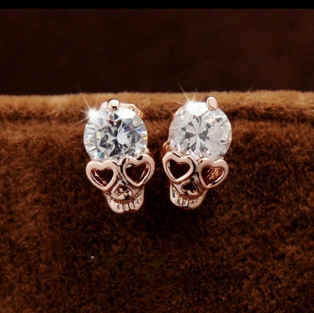 Skull earrings